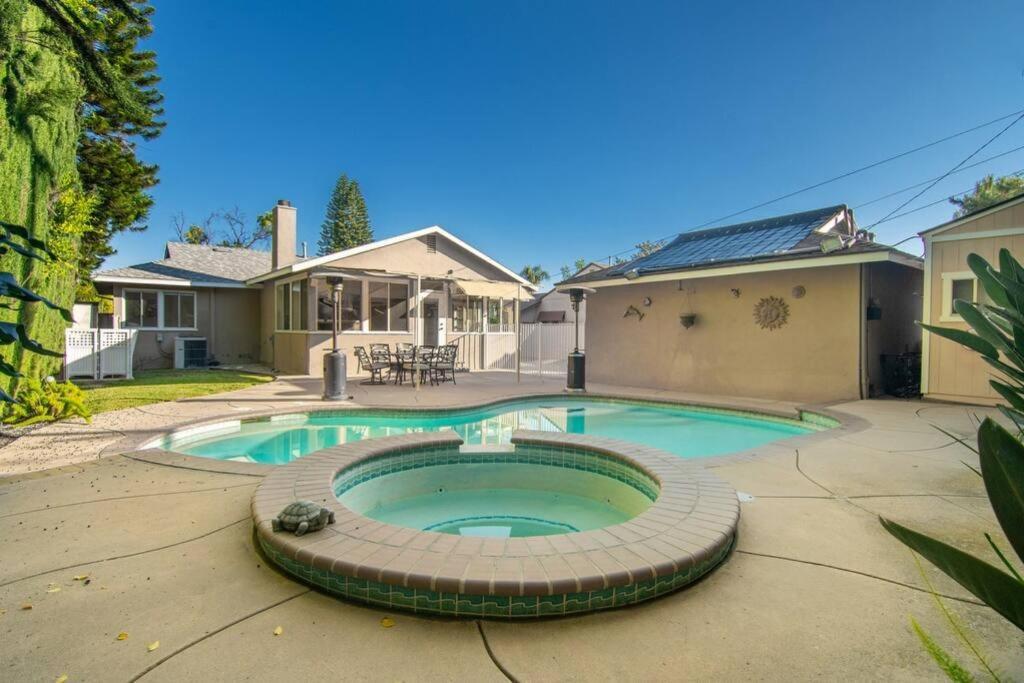 Large Home With Pool + Jacuzzi Los Angeles Esterno foto