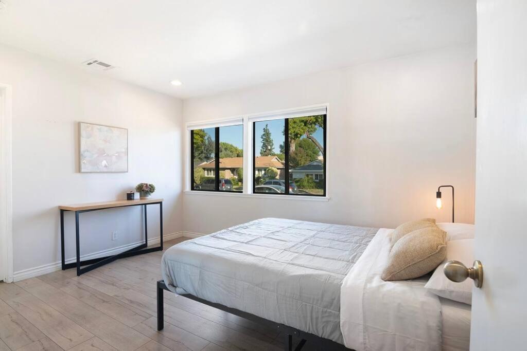 Large Home With Pool + Jacuzzi Los Angeles Esterno foto